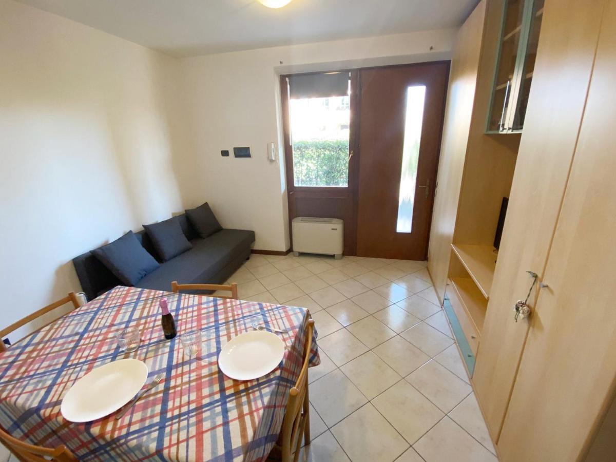 Apartment With Garden And Grill - Green Residence Sirmione 데센자노델가르다 외부 사진
