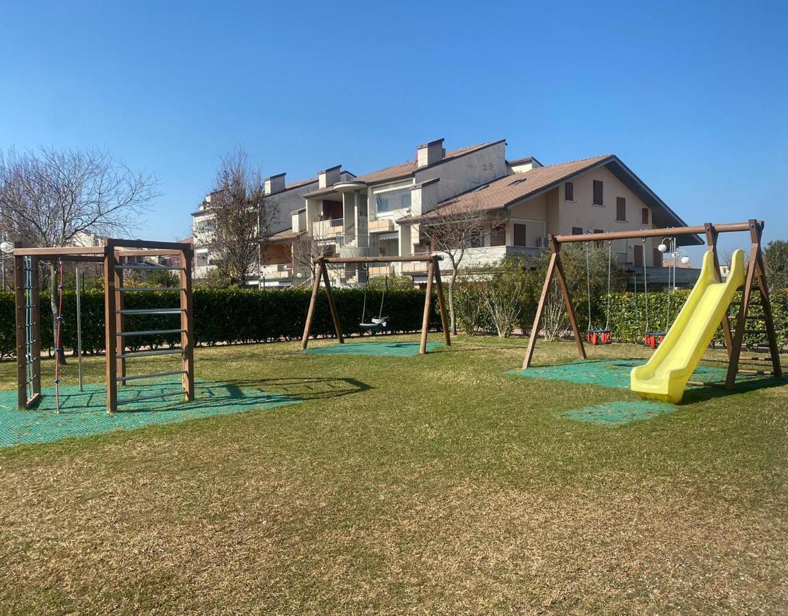 Apartment With Garden And Grill - Green Residence Sirmione 데센자노델가르다 외부 사진