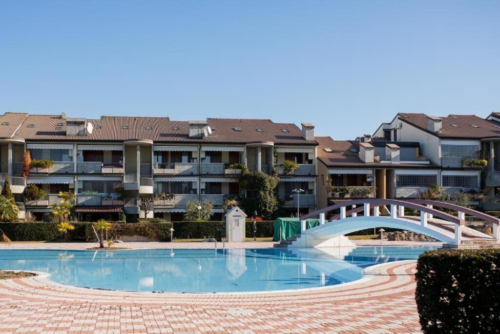 Apartment With Garden And Grill - Green Residence Sirmione 데센자노델가르다 외부 사진