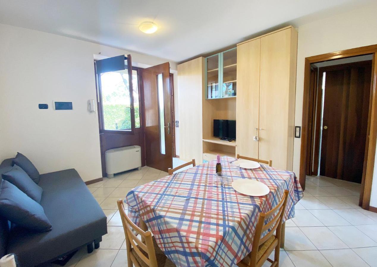 Apartment With Garden And Grill - Green Residence Sirmione 데센자노델가르다 외부 사진